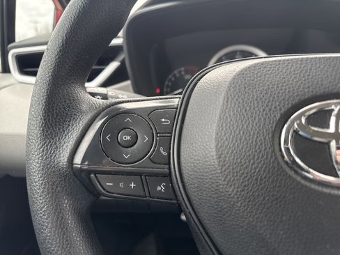 Used 2021 Toyota Corolla LE image 22