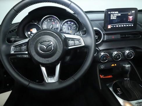Used 2022 MAZDA MX-5 Miata RF Grand Touring image 17
