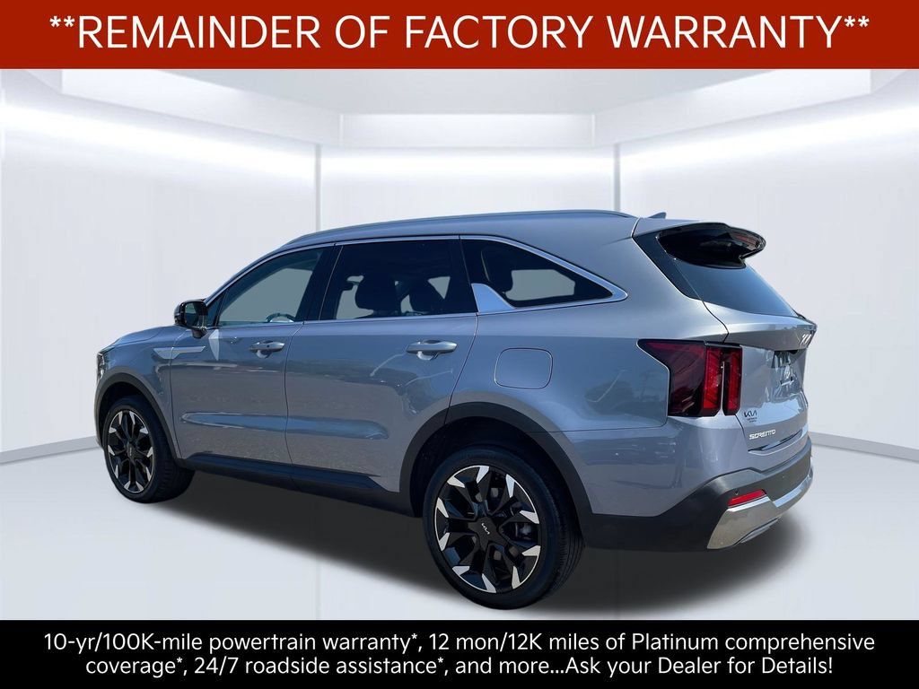 Certified 2025 Kia Sorento EX w/ Panoramic Sunroof Package AWD/4WD image 4