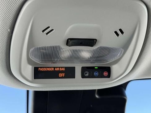 Certified 2025 Chevrolet Trax LT image 25