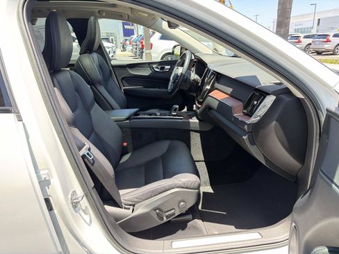 Certified 2023 Volvo XC60 B5 Plus AWD/4WD image 25