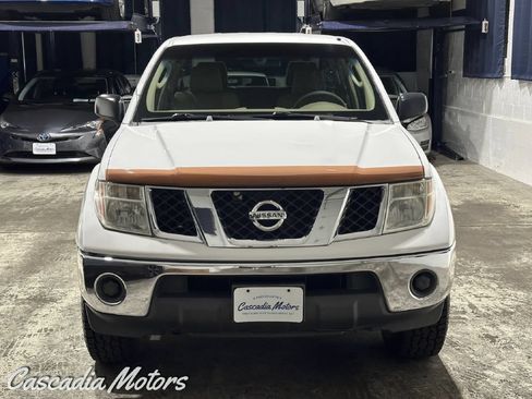 Used 2005 Nissan Frontier SE AWD/4WD image 3