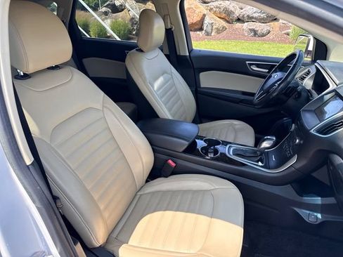 Used 2018 Ford Edge SEL w/ Equipment Group 201A FWD image 8