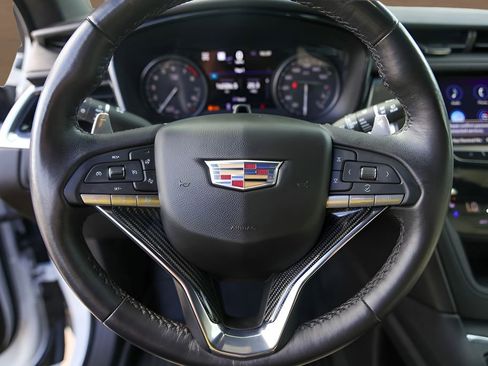 Certified 2023 Cadillac XT6 Sport w/ Technology Package AWD/4WD image 12