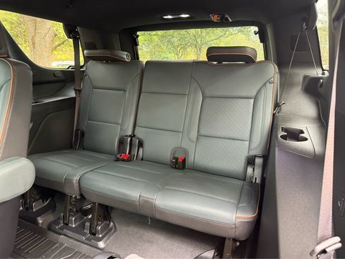 Used 2025 GMC Yukon AT4 w/ AT4 Premium Package image 14