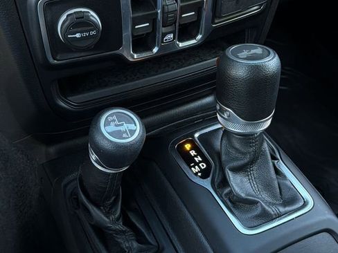 Used 2022 Jeep Wrangler Unlimited Sport image 27