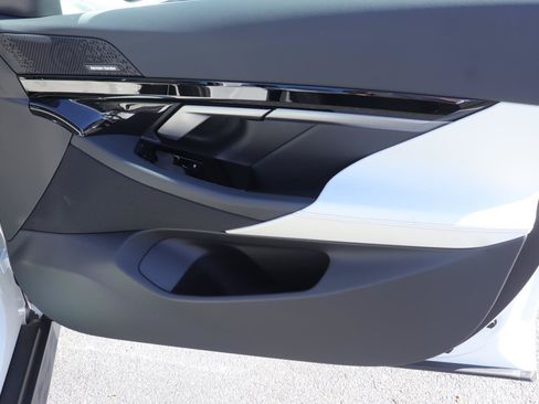 New 2026 BMW 530i w/ Premium Package RWD image 21