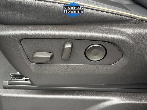 Used 2025 GMC Yukon Elevation image 18