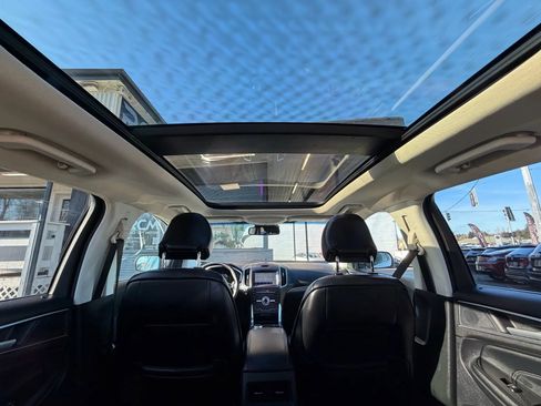 Used 2019 Ford Edge Titanium w/ Equipment Group 301A AWD/4WD image 26