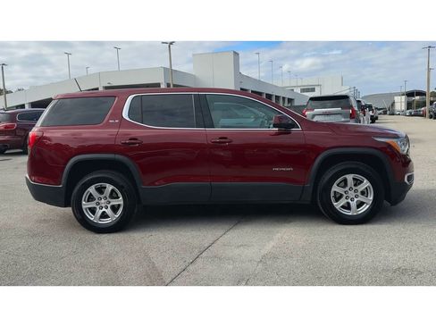 Certified 2017 GMC Acadia SLE image 9