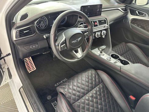 Used 2022 Genesis G70 3.3T image 10