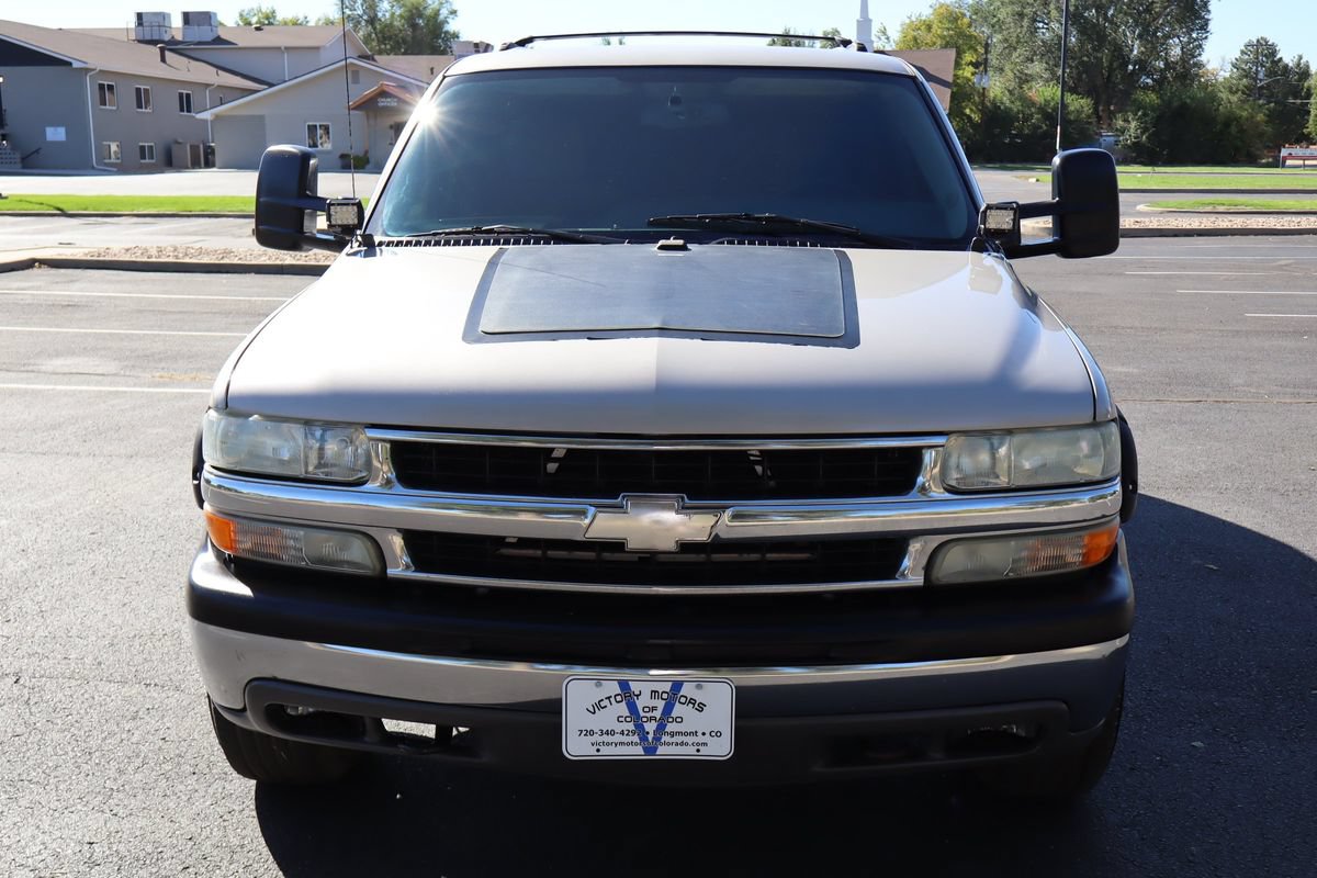 Used 2004 Chevrolet Suburban LS w/ Preferred Equipment Group AWD/4WD image 12