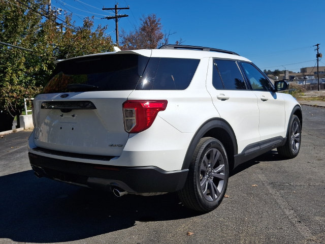 Used 2023 Ford Explorer XLT w/ Equipment Group 202A AWD/4WD image 7