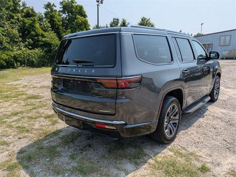 Used 2022 Jeep Wagoneer Series III w/ Convenience Group I image 10