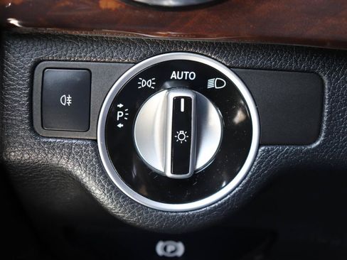 Used 2015 Mercedes-Benz GLK 350 4MATIC image 42