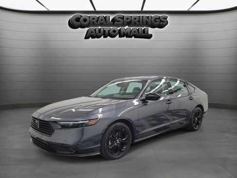 Certified 2025 Honda Accord SE image 3