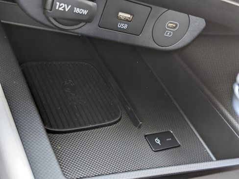 New 2025 Hyundai Elantra Limited image 19