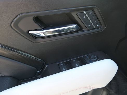 Used 2024 GMC Canyon AT4X AWD/4WD image 14