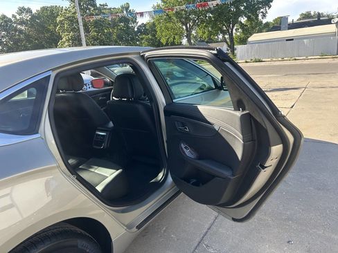 Used 2014 Chevrolet Impala LT FWD image 25