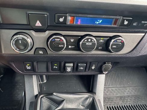 Certified 2022 Toyota Tacoma TRD Sport w/ TRD Premium Sport Package AWD/4WD image 39