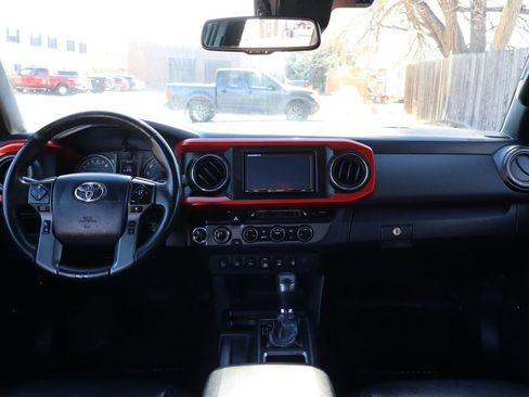 Used 2018 Toyota Tacoma TRD Off-Road image 16