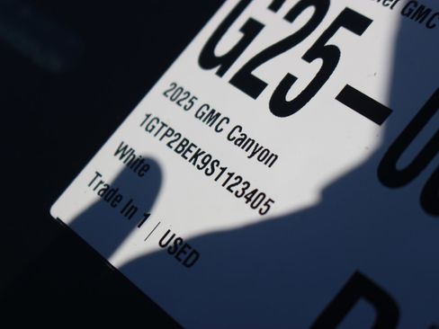 Used 2025 GMC Canyon Elevation w/ Convenience Package image 35