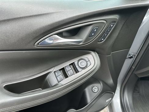 Certified 2025 Buick Encore GX Avenir w/ Avenir Technology Package AWD/4WD image 17