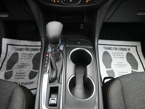 Used 2024 Chevrolet Equinox LT FWD image 19