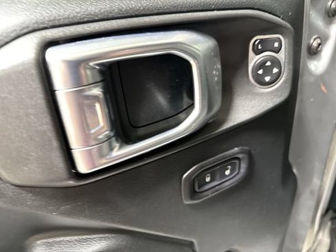Used 2018 Jeep Wrangler Unlimited Sport S AWD/4WD image 20