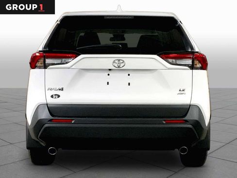 Used 2023 Toyota RAV4 LE AWD/4WD image 5