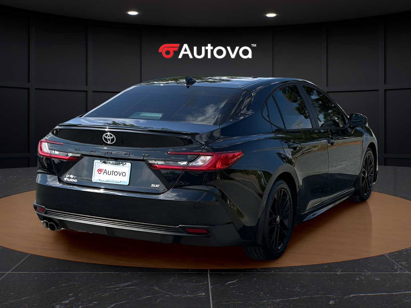 Used 2025 Toyota Camry SE FWD image 5