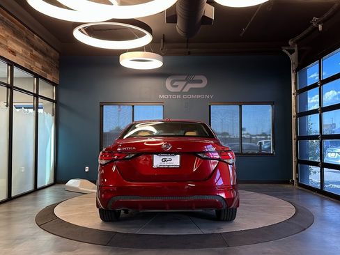 Used 2020 Nissan Sentra SV w/ SV Premium Package image 4