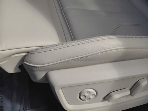 Certified 2024 Audi Q5 e Premium Plus image 18