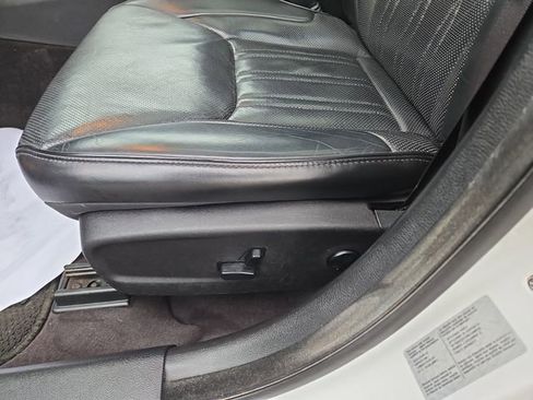 Used 2017 Chrysler 300 C Platinum image 25