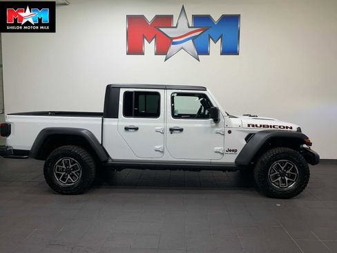 New 2025 Jeep Gladiator Rubicon w/ Convenience Group AWD/4WD image 1