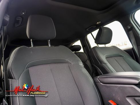 Used 2025 Jeep Grand Cherokee Laredo X image 8