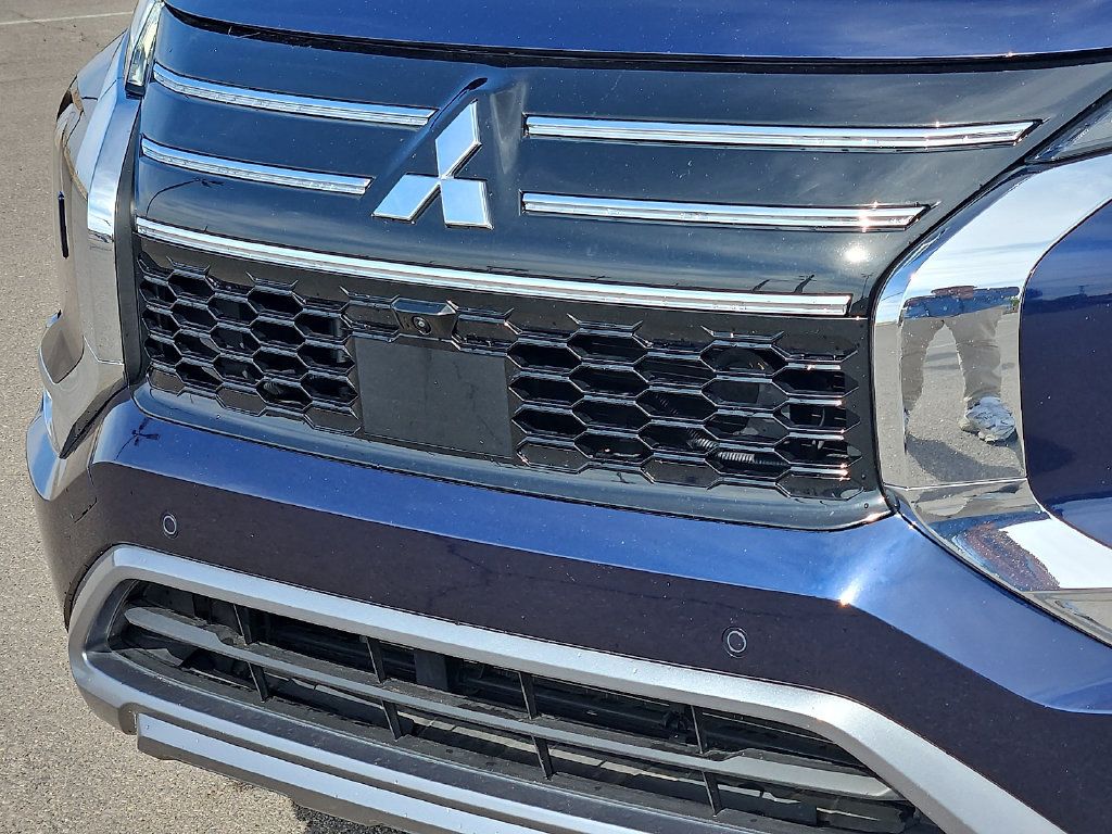Used 2025 Mitsubishi Outlander SE AWD/4WD image 9