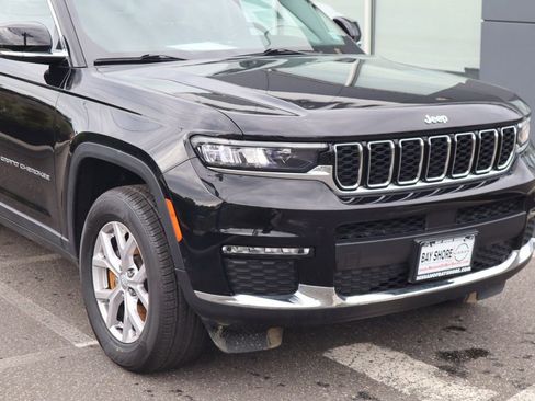 Used 2022 Jeep Grand Cherokee L Limited AWD/4WD image 5