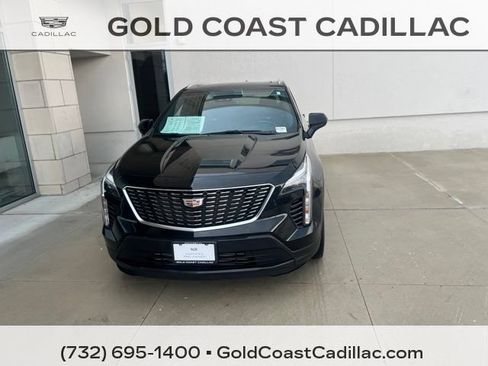 Certified 2023 Cadillac XT4 Luxury w/ Cold Weather Package AWD/4WD image 5