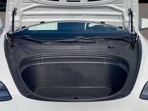 Used 2019 Tesla Model 3 image 10