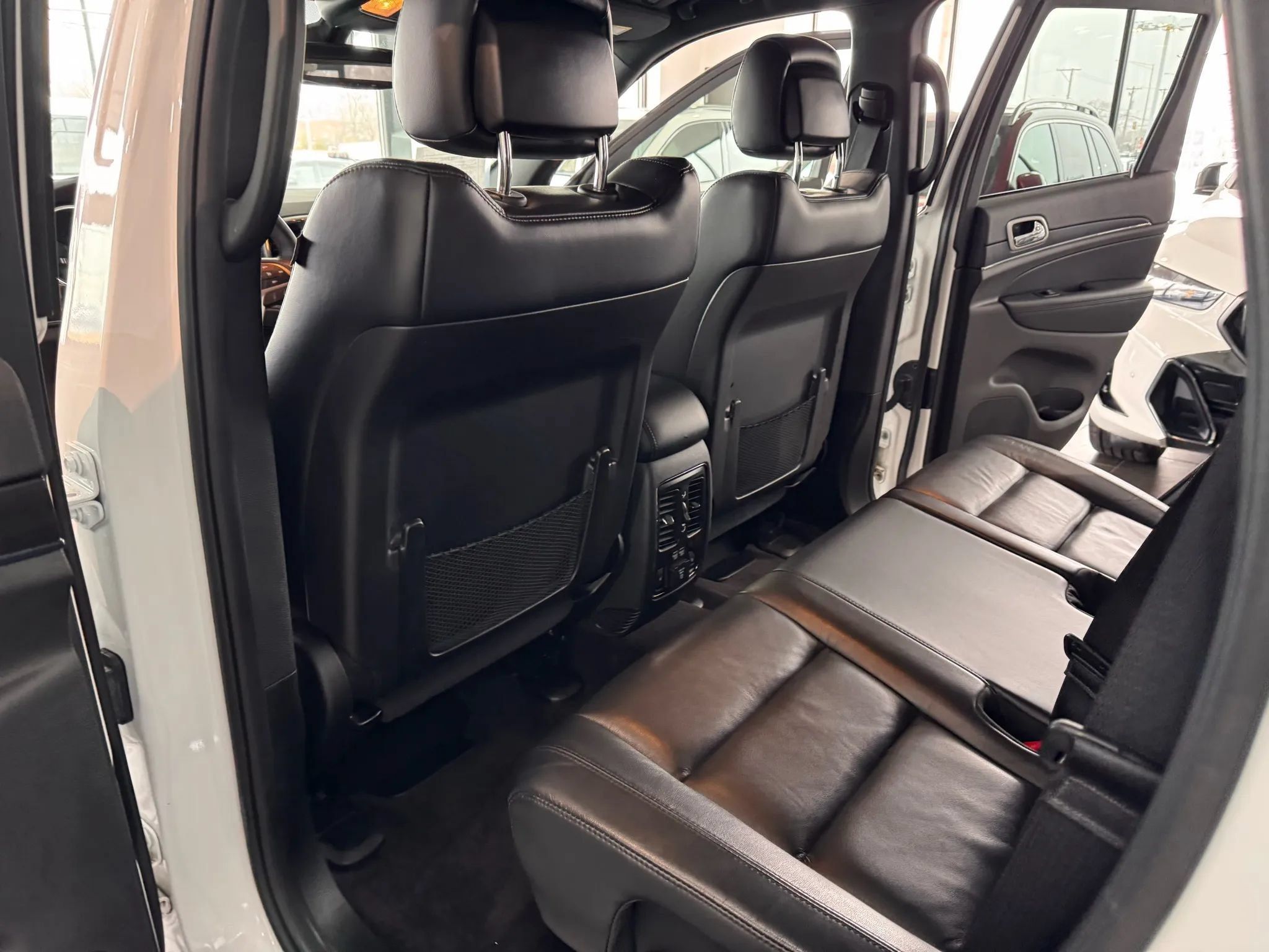Used 2018 Jeep Grand Cherokee Limited AWD/4WD image 18