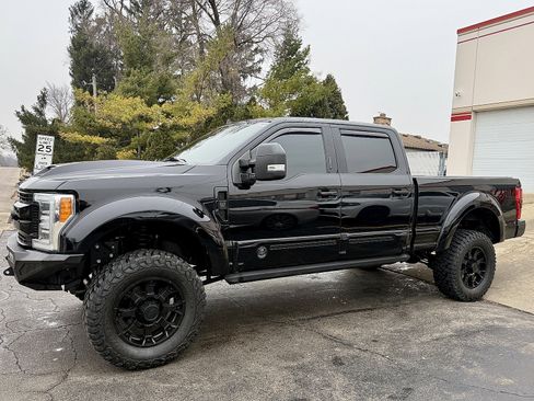 Used 2019 Ford F250 Lariat w/ Lariat Ultimate Package image 4