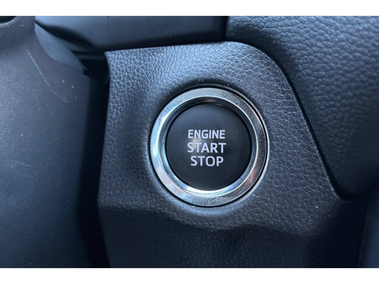 Certified 2025 Toyota RAV4 XLE FWD image 25