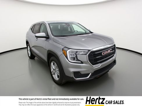 Used 2024 GMC Terrain SLE FWD image 1