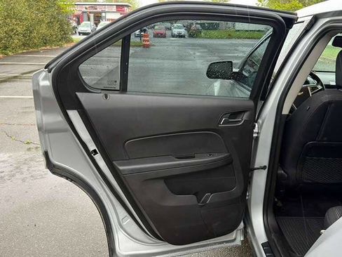 Used 2011 Chevrolet Equinox LT w/ Driver Convenience Package AWD/4WD image 18