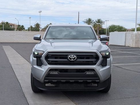 Used 2025 Toyota Tacoma SR5 image 2