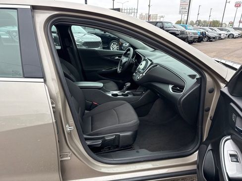 Used 2024 Chevrolet Malibu LT image 30