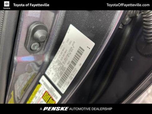Used 2025 Toyota Tundra SR5 w/ SR5 Premium Package AWD/4WD image 31