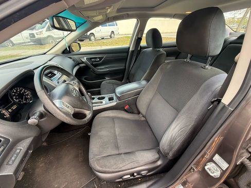 Used 2015 Nissan Altima 2.5 SV w/ Convenience Package FWD image 10