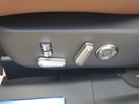 New 2026 Lincoln Nautilus Reserve AWD/4WD image 12